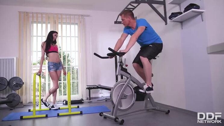 [OnlyBlowjob] - Hot Czech Ashley Ocean gym sex scene - Ashley Ocean