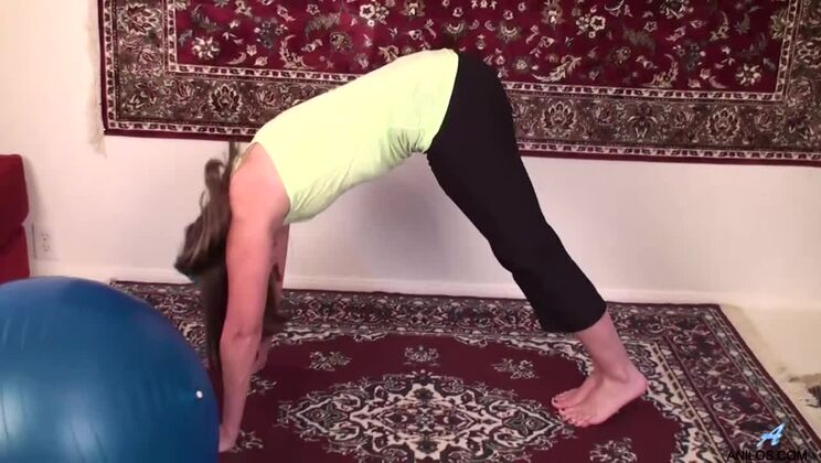 Brunette MILF Tiffany Owens Exercises Solo