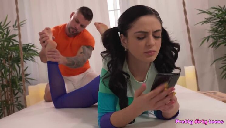 [PrettyDirtyTeens] - Gentle Massage for Mia Trejsi Turns into Fuck - Mia Trejsi