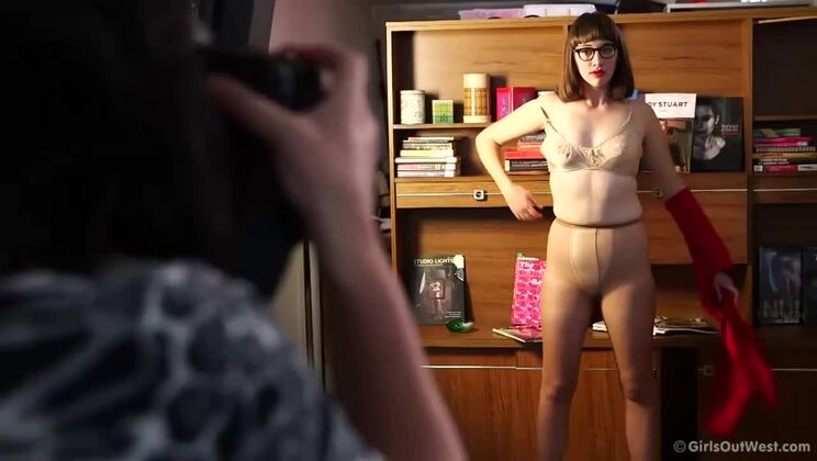 Behind The Scenes of Sadie's Nude Photoshoot