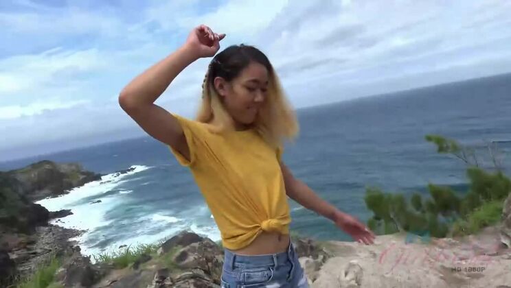 Outdoor Amateur Fun with Aria Skye at the Beach