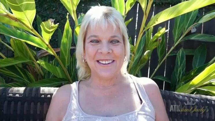 Casting Call Girl: Sindy Silver's Outdoor Audition