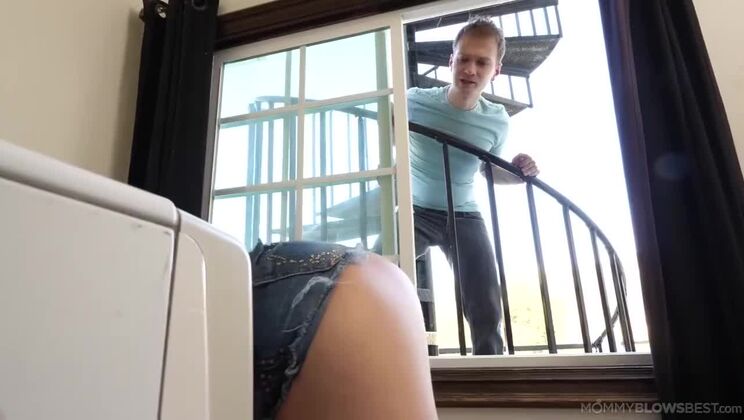 Christie Stevens - Blonde MILF Facial Fun