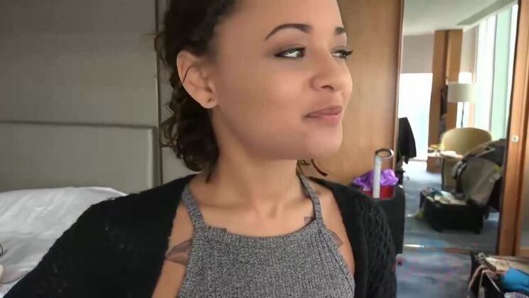 [ATKGirlfriends] - Holly Hendrix's Foot Fetish Video - Amateur and Hot - Holly Hendrix