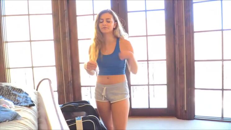 Fingering for Cara's Easy Orgasm
