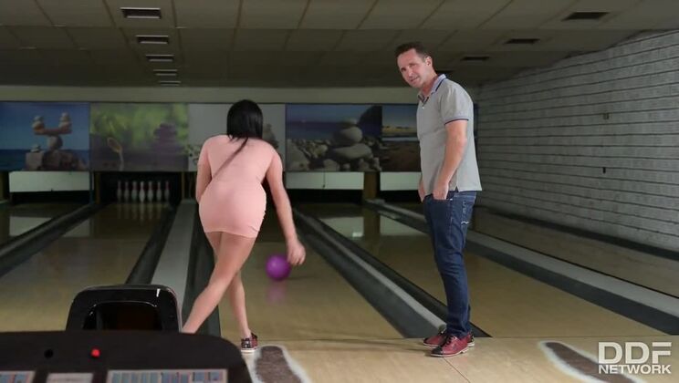 [HandsOnHardcore] - Nataly Gold & Anissa Kate Polish Balls at the Bowling Alley - Anal & DP Action