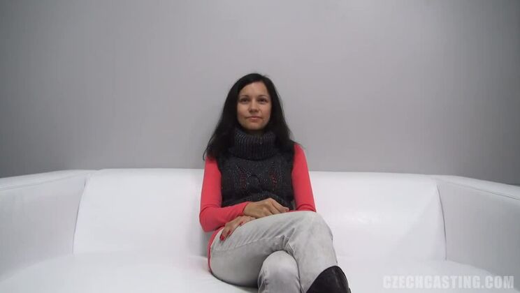  Classy Brunette Girl 