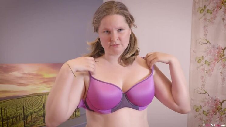 Small Tits Sarah Stretch It