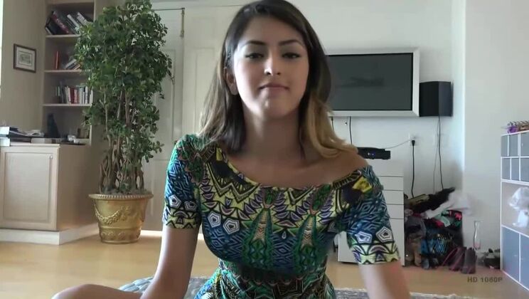 [ATKGirlfriends] - Foot Fetish Fun with Sophia Leone's Hands