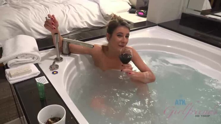 Tara Ashley's Vegas Adventure - Hot Amateur Fingering Fun