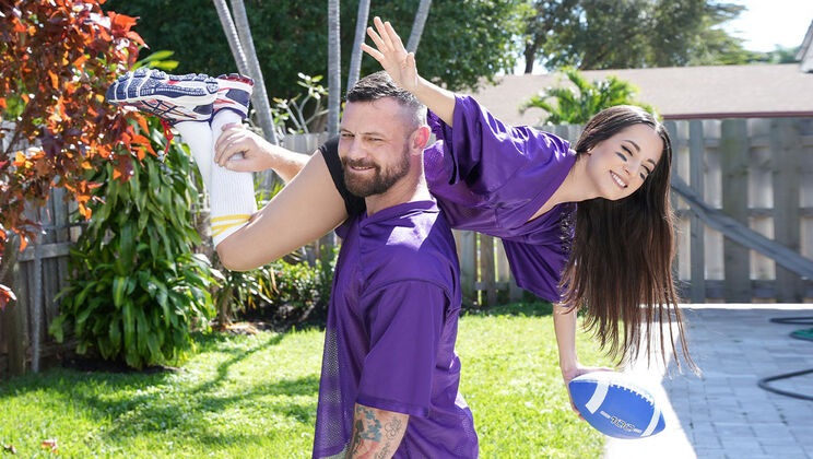 [ExxxtraSmall] - Petite Freya Von Doom's Blow - Freya Von Doom - Sergeant Miles