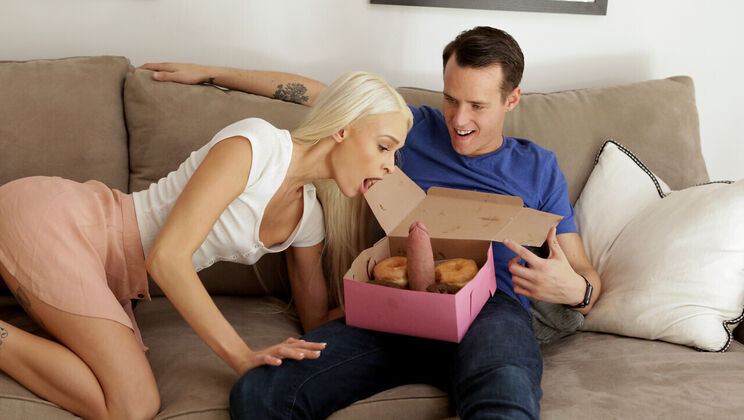 Couple's POV: Emma Hix's Handjob and Blowjob
