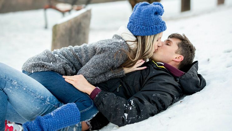 Hot blonde sucks and fucks for cumshot