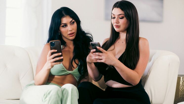 [Mommy'sGirl] - Stepfamily Lesbian Fantasies