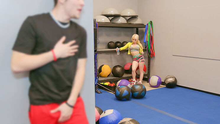 [MYLF] - Free Massage for a Sexy MILF - Connor Kennedy - Nikki Delano