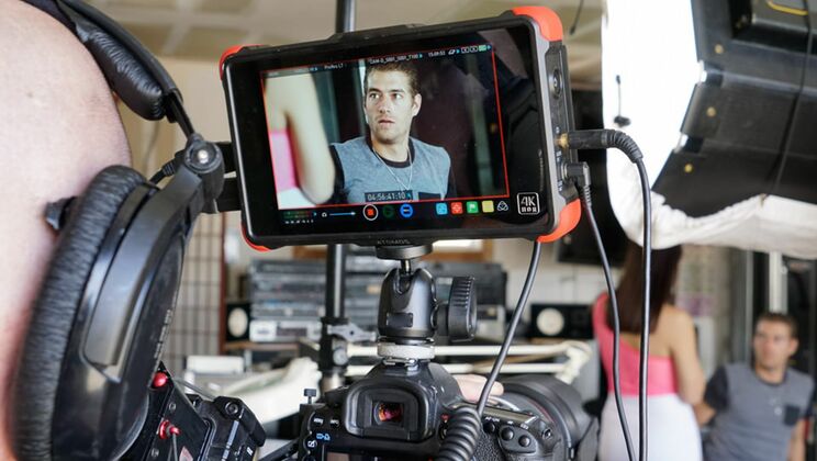 Big Tits Latina Valentina Nappi's Behind the Scenes Blowjob