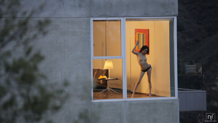 Aiden Ashley Gets Intimate - Afterhours Solo