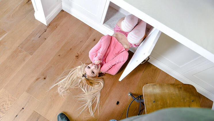 [ExxxtraSmall] - Young and Very Flexible Kenzie Reeves - Kenzie Reeves - Romeo Price