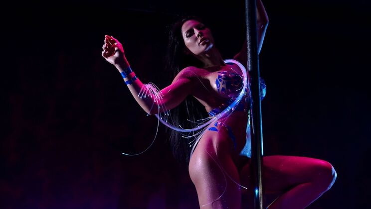 Pixel Perfect Strip and Whip