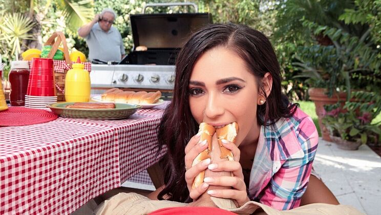 [SneakySex] - Bench Busted: Amateur Outdoor Sex - Jaye Summers - Duncan Saint