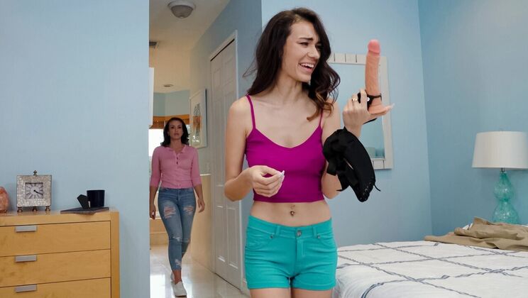 Lesbian Sex with Athletic Brunettes