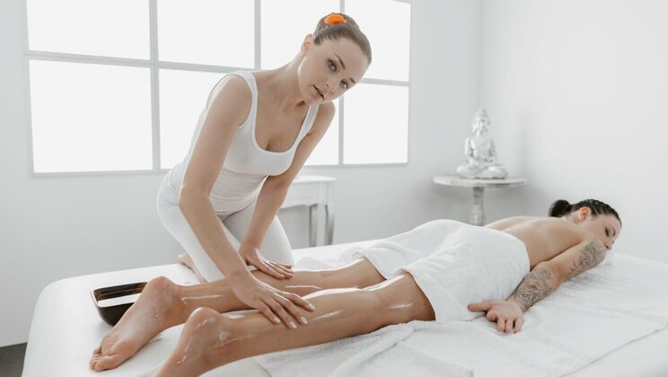 [MassageRooms] - Amateur Lesbians in Oil Massage and 69 Action - Alya Stark - Sydney Love