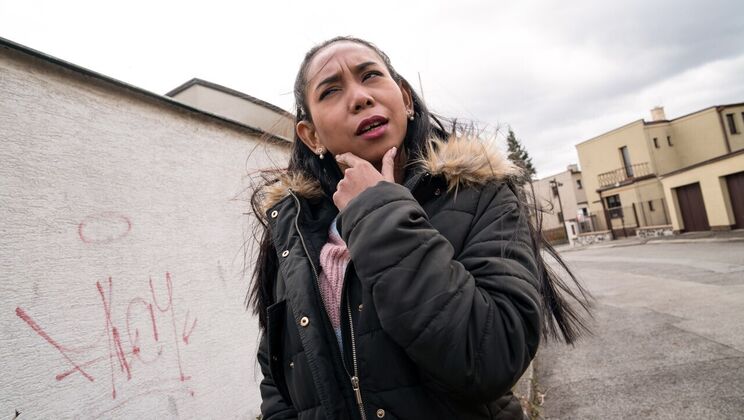 [PublicAgent] - Asian Babe in Socks and Thong Gets Fucked - Erik Everhard - Killa Raketa