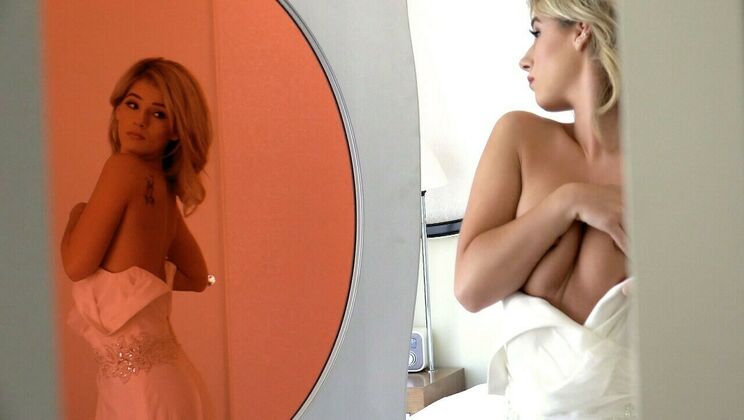 Bridesmaid's Ass Fingering and Facial