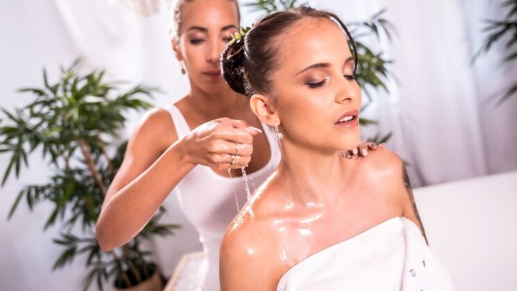 [MassageRooms] - Big Boobs European Lesbians in Action - Jennifer Mendez - Emily Bright