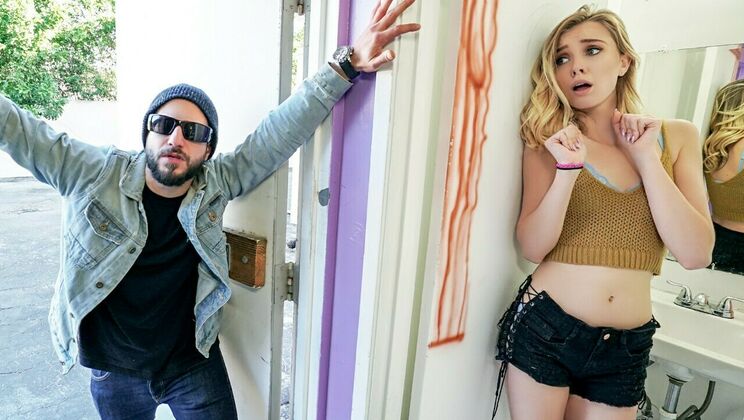 [StrandedTeens] - Blonde Haley Reed Fucks Tony Rubino in Secret Outdoor Hookup