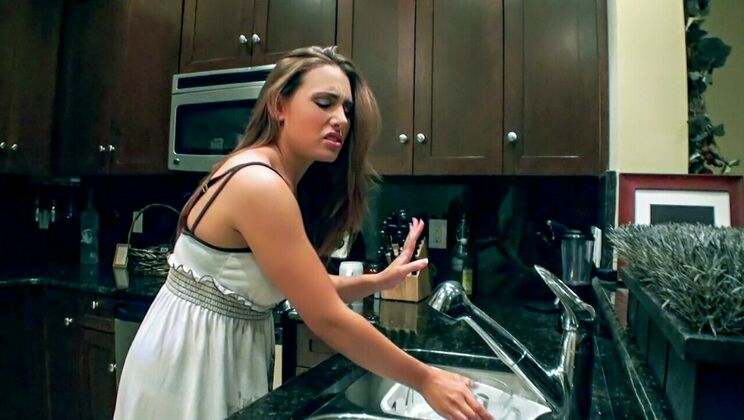 [IKnowThatGirl] - Filthy Cleaning Girl in Doggystyle