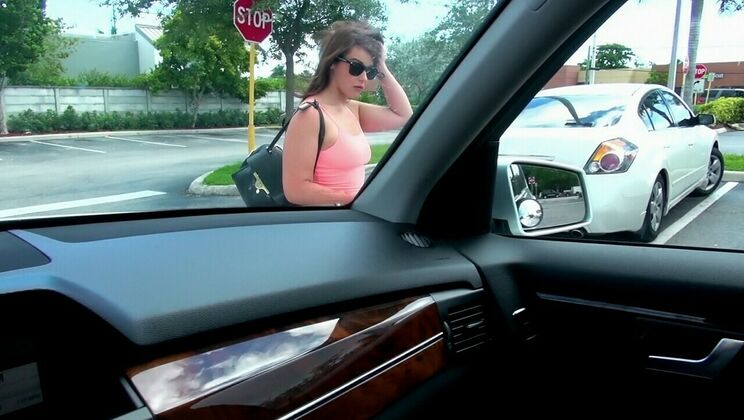 [PublicPickups] - Callie's Curvy Blowjob