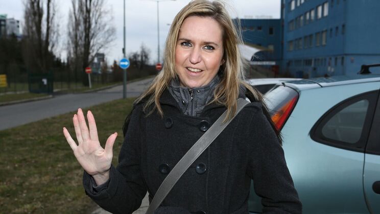 Amateur Blonde Sucks and Fucks Outside