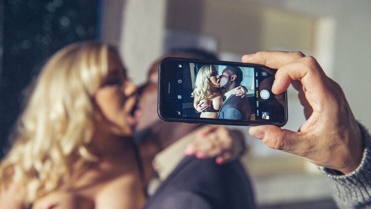 [FakeHubOriginals] - Marc Kaye's Encounter with a Pierced Babe - Karlie Simon - Antonio Black - Marc Kaye