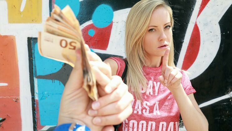 [PublicPickups] - Blonde Bombshell Gets Caught Nip Slip - Sicilia - Tristan Seagal