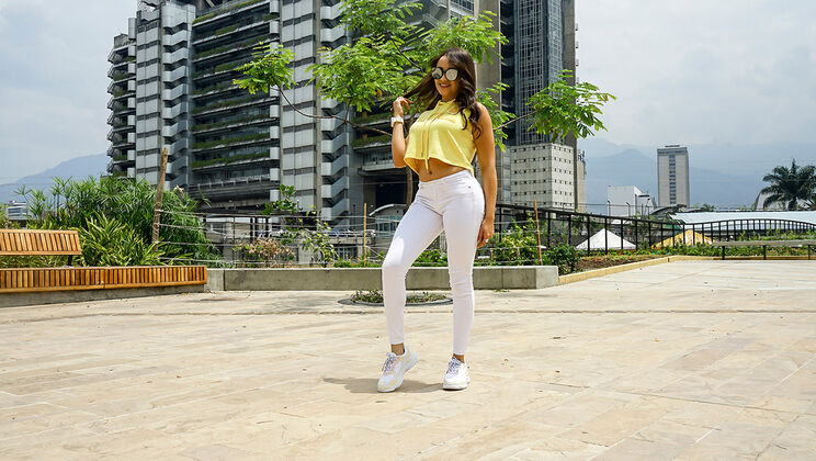 [Oyeloca] - Mario Leon and Cameron Bell's Latina Fun