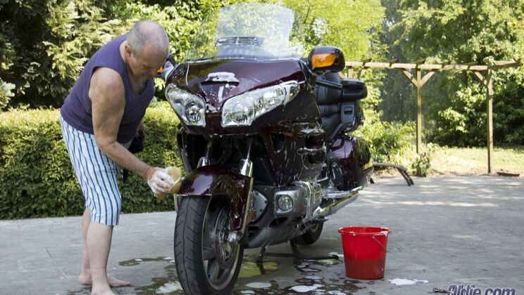 [Oldje] - Brunette Teen Cleans Bike with Cum