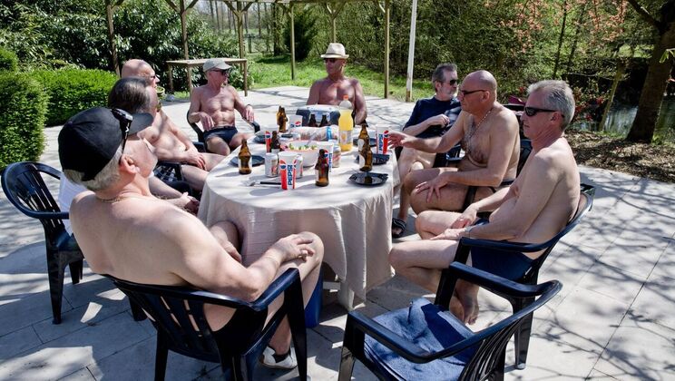 [Oldje] - Outdoor Sex with Multiple Men and Cumshot - John - Anita Berlusconi - David - Hugo - Jan - Jean Claude - Victor - Nico - Francis
