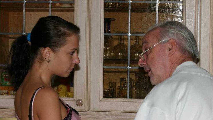 [Oldje] - Brunette Kitchen Maid Gives Amazing Blowjob