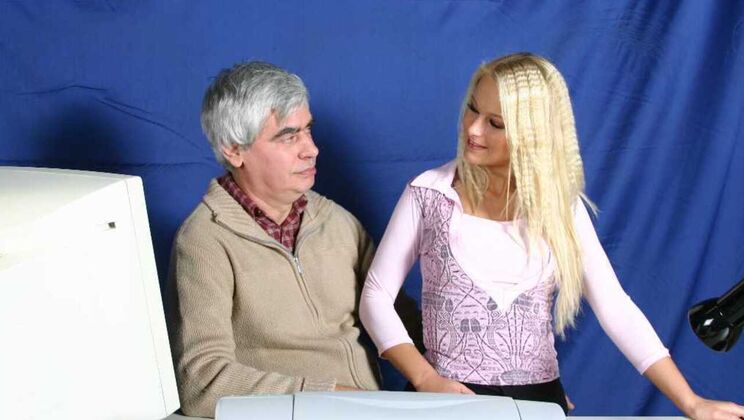 [Oldje] - Old Man Kisses Young Blonde - Jeff - Vivien Sol