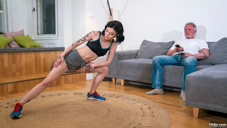 [Oldje] - Natural Tits and Piercing Gal - Crystal Cherry - Chel