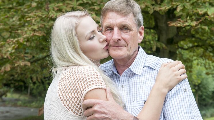 [Oldje] - Old Man Kisses Young Blonde in Outdoor Scene