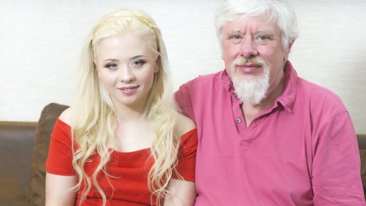 [Oldje] - Blonde Anna Ray Gets Orgasmic Doggystyle - Nigel - Anna Ray