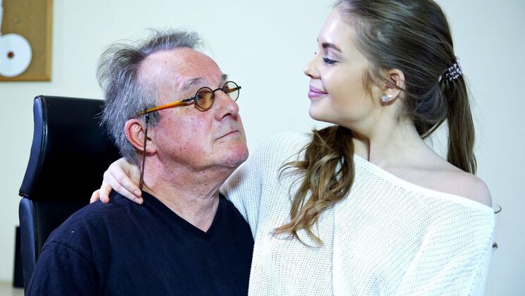 [Oldje] - Pierced and Ready: Alessandra Jane's Kinky Side