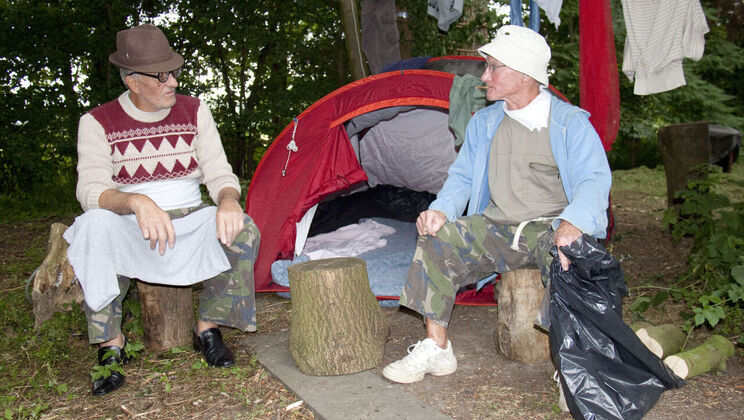 [Oldje] - Outdoor Charity with Pussy Licking and Kissing