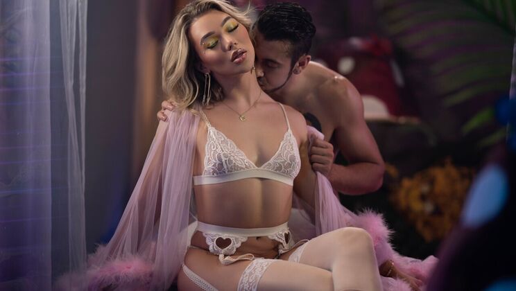 [TransAngels] - Nymph Emma Rose Gets Wet - Dante Colle - Emma Rose