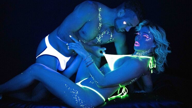 [TransAngels] - Handjob and Booty Play - Dante Colle - Emma Rose