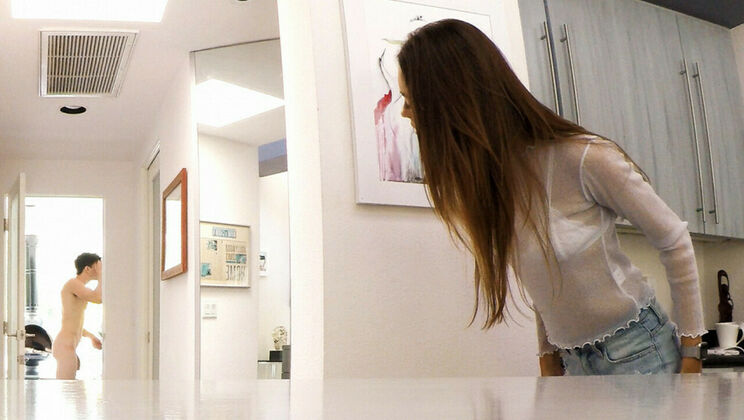 [SpyFam] - Charity Crawford's Steamy Stepbrother Encounter - Charity Crawford