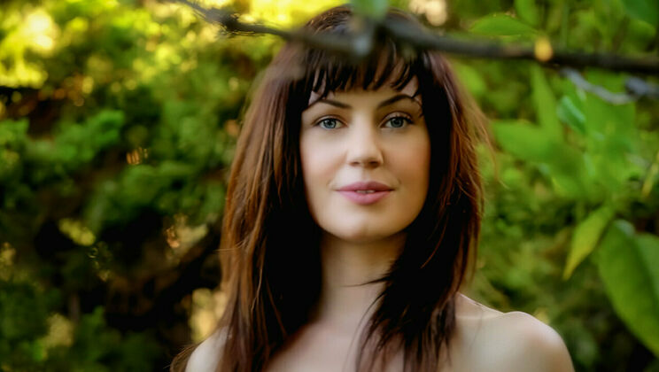 [SexArt] - Sarah Shevon's Interview and Striptease (2022) - Sarah Shevon