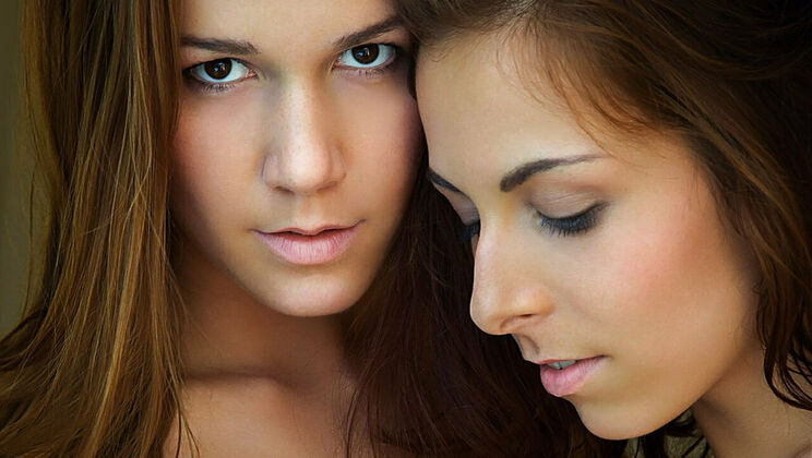 [SexArt] - Antonia Sainz and Alexis Crystal - Lesbian Encounter